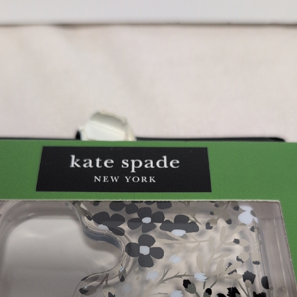 kate spade Black and White Floral iPhone 16 Case - Picture 3 of 8